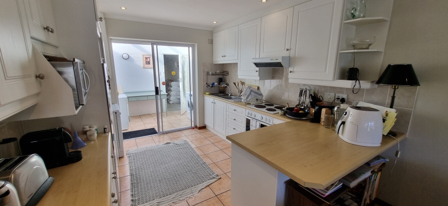 To Let 1 Bedroom Property for Rent in Marina Da Gama Western Cape